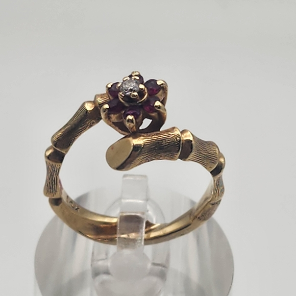 Vintage 14K Gold Bamboo-Style Ruby & Diamond Flower Bypass Ring (7.75) - Picture 2 of 10